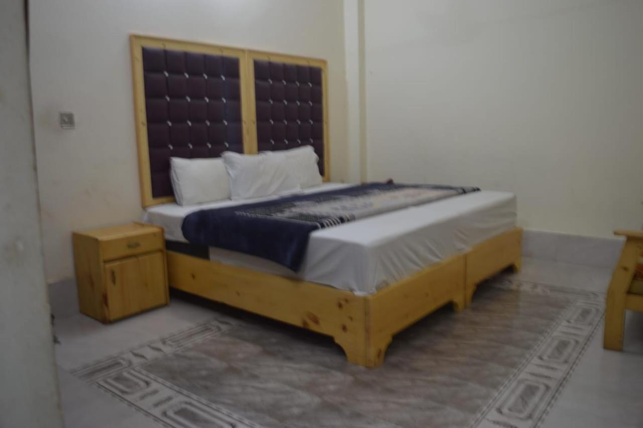 F R Darya E Swat Hotel Saidu Sharif Room photo